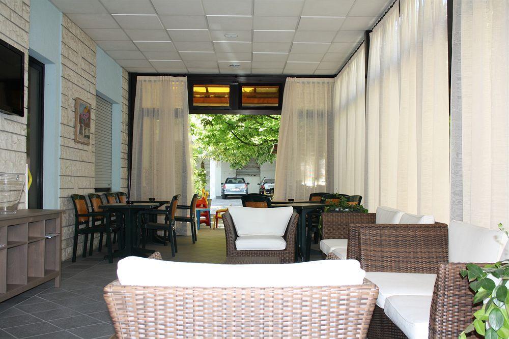 Hotel Villa Dei Gerani Rimini Kültér fotó