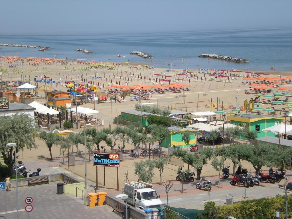 Hotel Villa Dei Gerani Rimini Kültér fotó