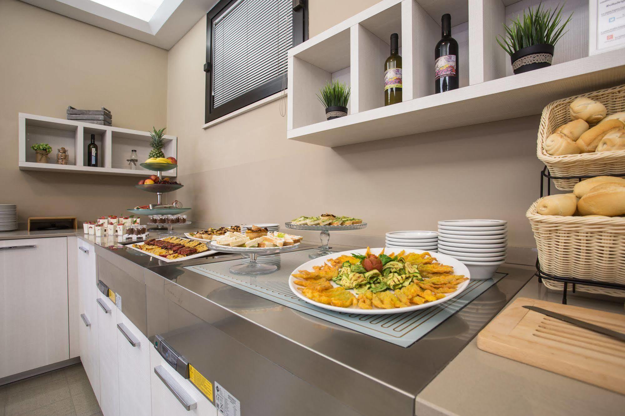 Hotel Villa Dei Gerani Rimini Kültér fotó