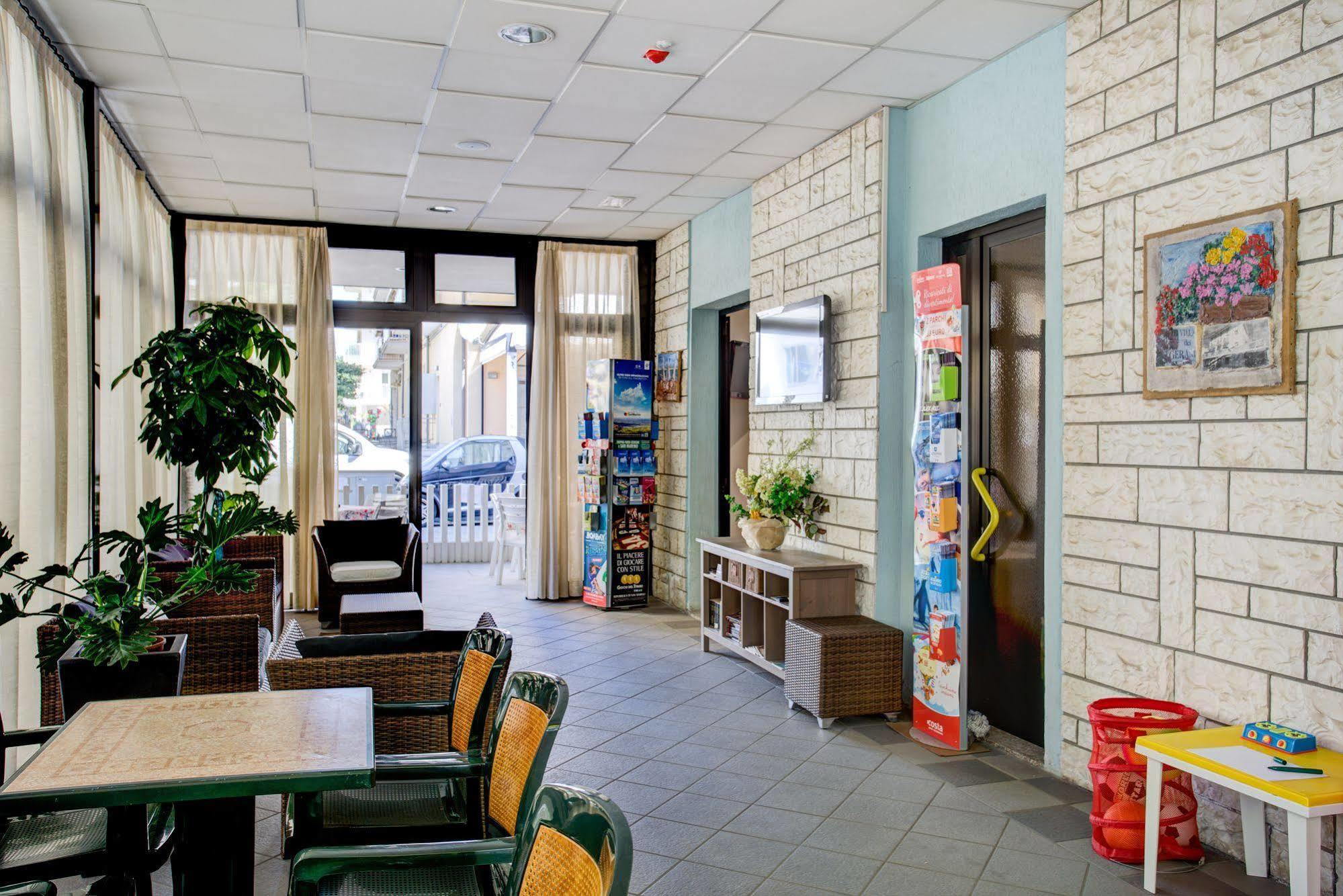 Hotel Villa Dei Gerani Rimini Kültér fotó