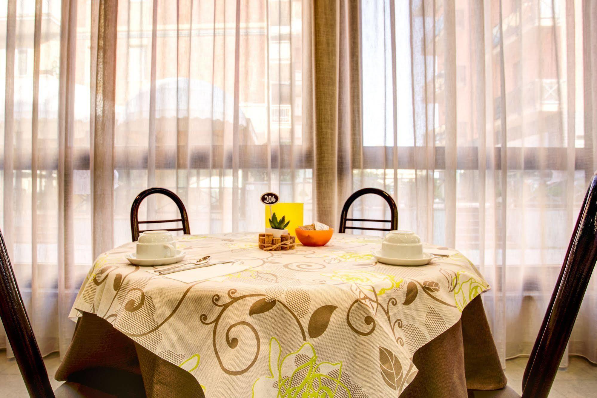 Hotel Villa Dei Gerani Rimini Kültér fotó