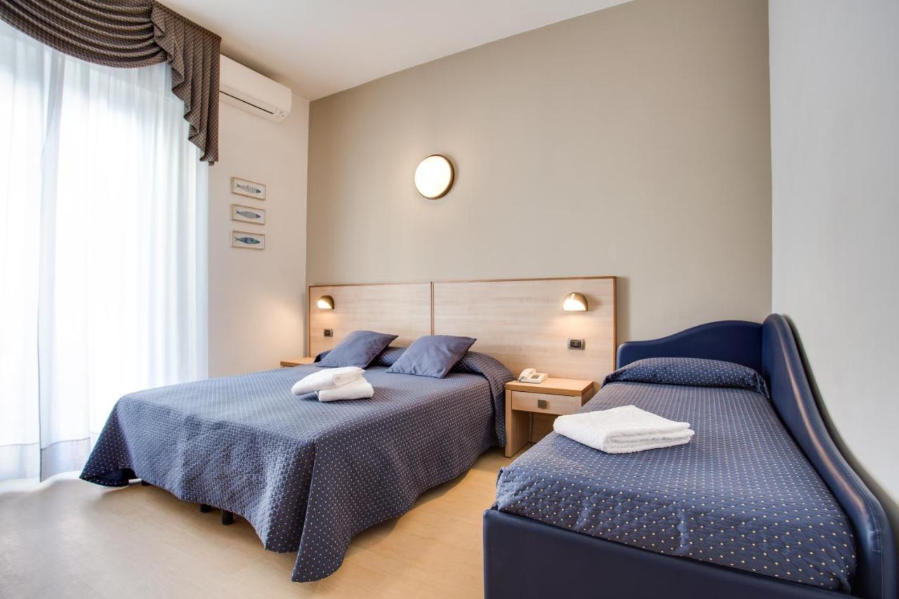 Hotel Villa Dei Gerani Rimini Kültér fotó